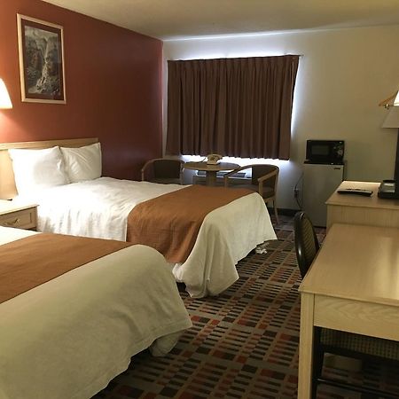 Anderson Chesterfield Travel Inn Daleville Екстериор снимка