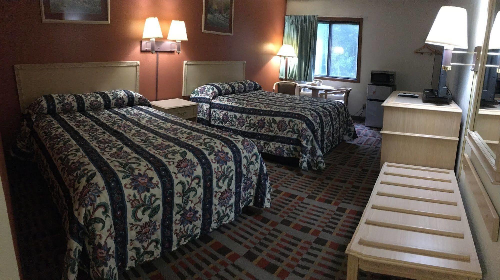 Anderson Chesterfield Travel Inn Daleville Екстериор снимка